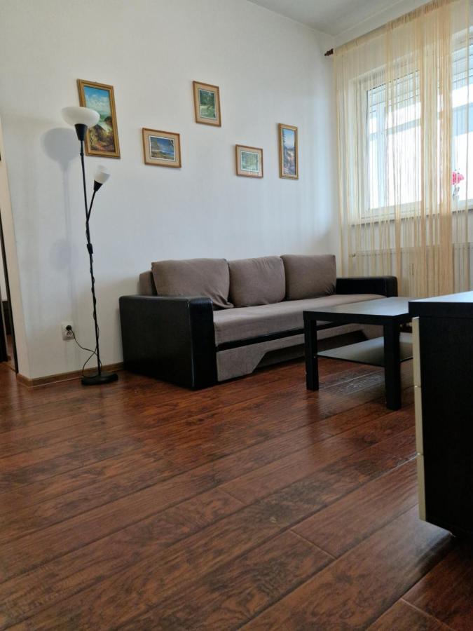 Charming Apartment With Private Terrace Bukarest Exterior foto